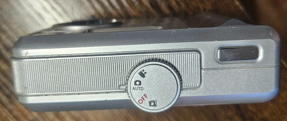 Kodak EasyShare C315 5.0MP Digital Camera NO SD Card or Manual - Image 4 of 4