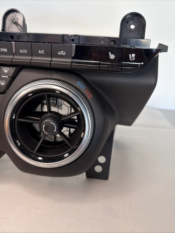 Interruptor de control de clima de aire acondicionado de calefacción de tablero 84441501 Chevrolet Camaro 2018-24 Foto 3 de 4