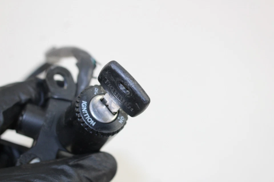 2006 06 Triumph Daytona 675 675R Ignition Lock with Key - Image 3 of 4