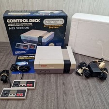 Nintendo NES Entertainment System Game Console Control Deck X2 Con Boxed - VGC