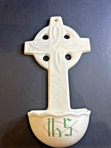 Donegal Irish Parian China Celtic Water Font, Handcrafted In Ireland Vintage