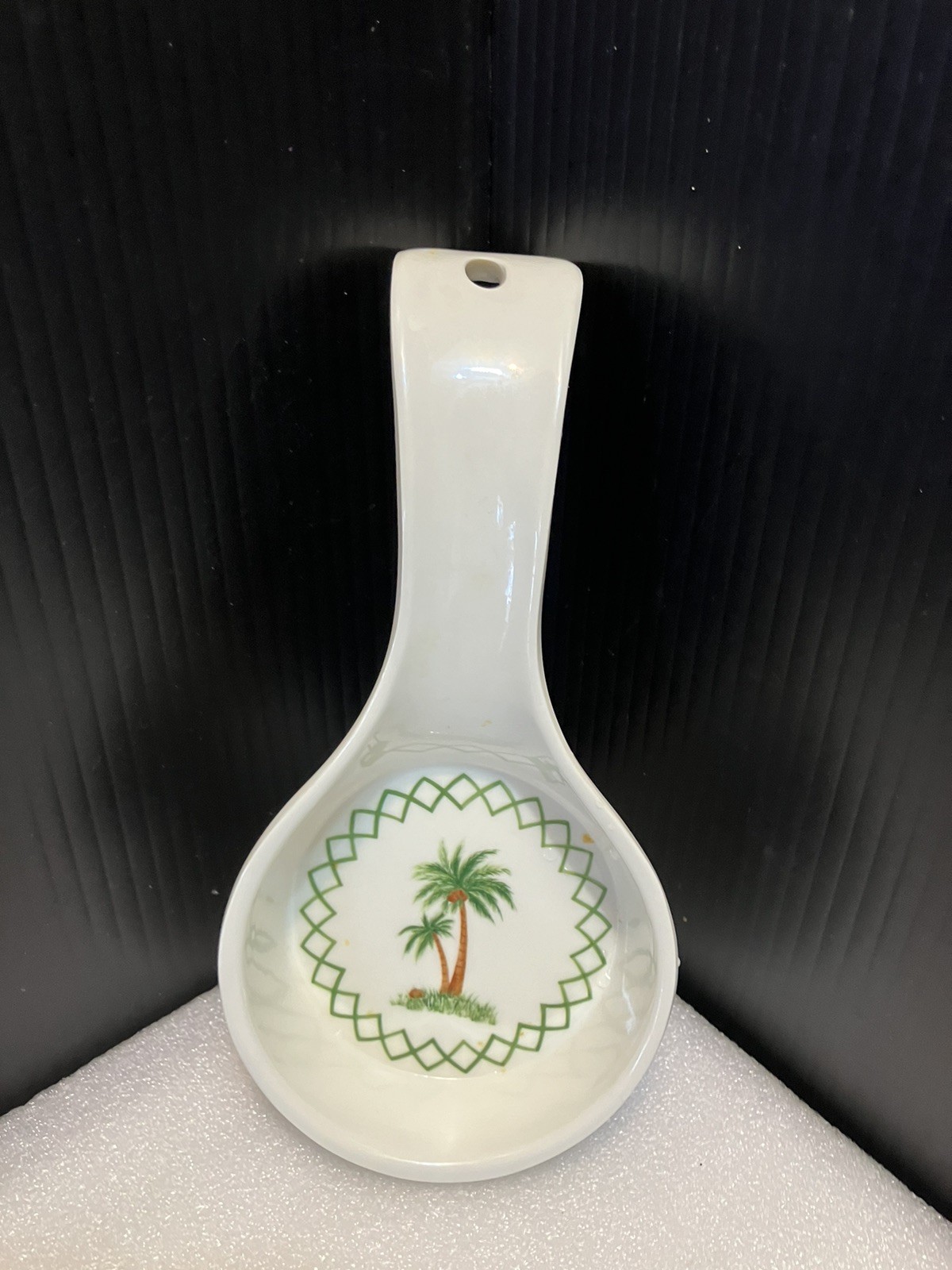 Eurita Reston Lloyd White Green Melamine Tropical Palm Tree Kitchen Spoon Rest