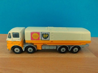 DINKY TOYS No. 944 LEYLAND OCTOPUS 8-WHEELED FUEL TANKER ''SHELL-BP''