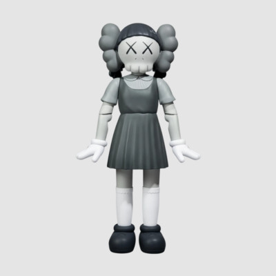 Kaws x Squid Game Young-Hee Vinyl Figur einfarbig /