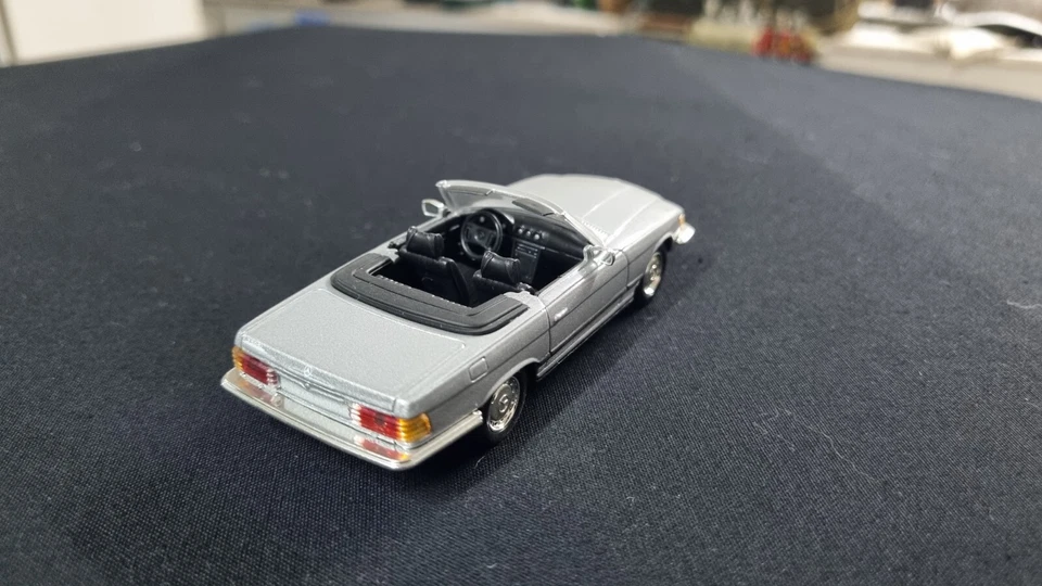 MERCEDES BENZ 350 SL 1972 1/43 - Immagine 2 di 4