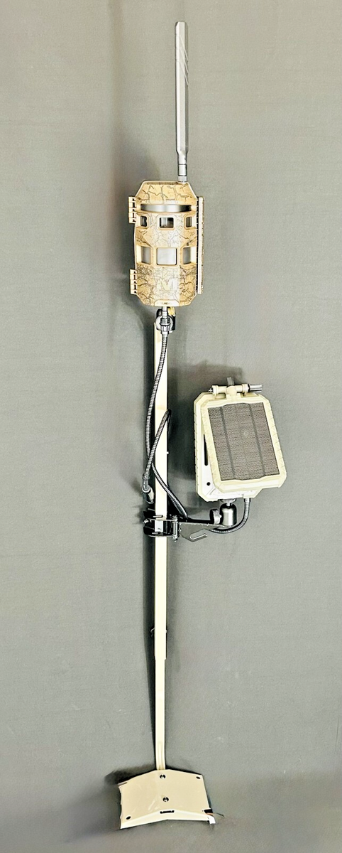 Muddy Trifecta 180 Cell Camera Package with Mounting Pole and