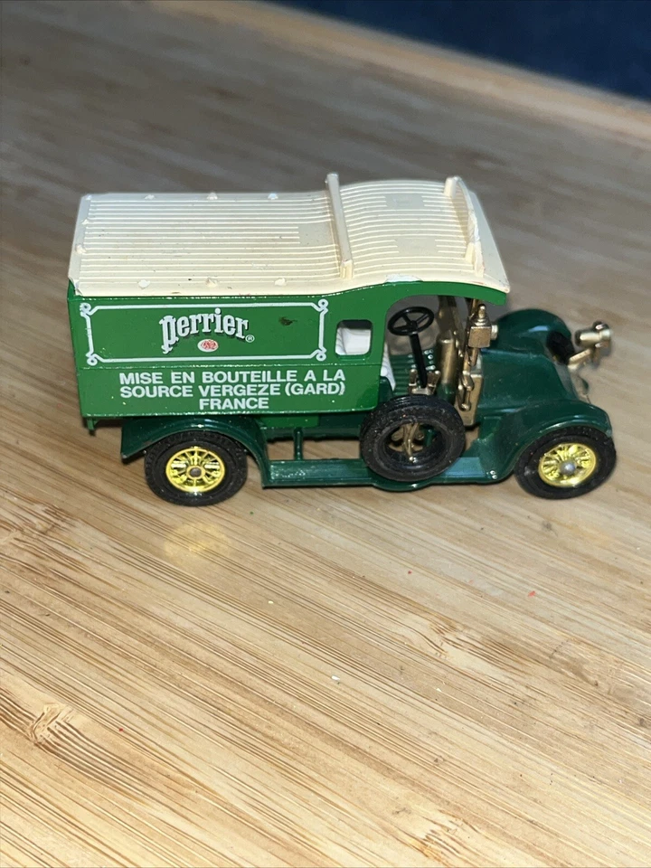 CAJA DE CERILLAS USADA - MODELOS de AYER Nº Y25 1983 - RENAULT PERRIER VAN #31 Foto 3 de 4