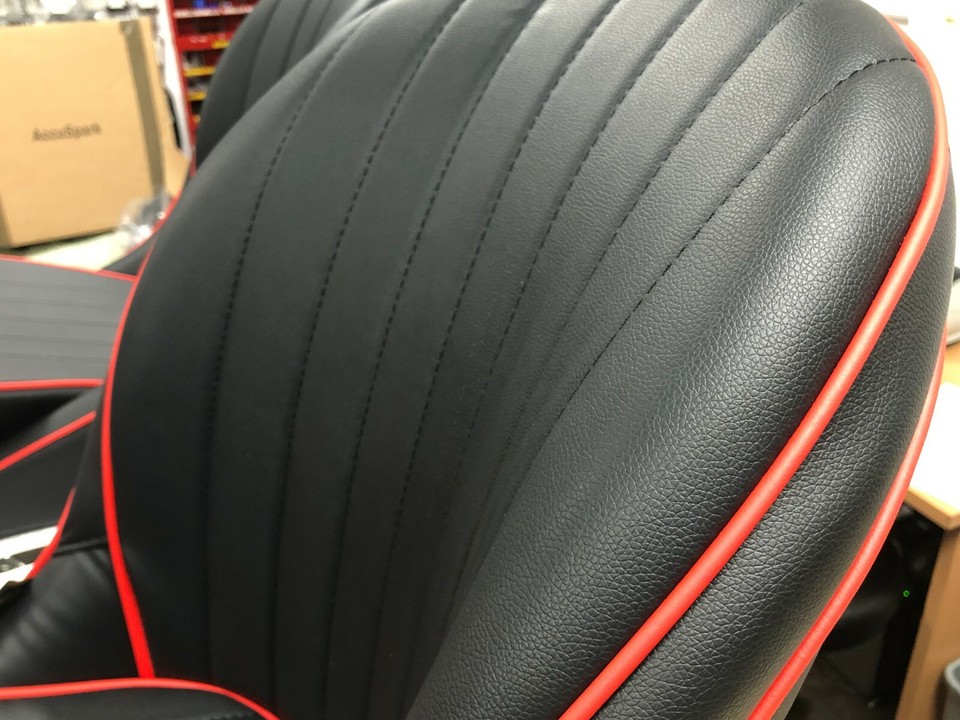 Pair BB Vintage Classic Car Bucket Seats Black / Red Piping Low Back