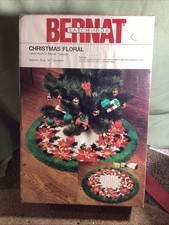 Vtg Christmas Bernat Latch Hook Rug Sealed Large Christmas Floral Tree Skirt