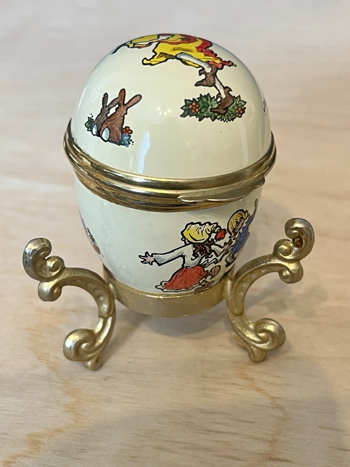 Toye & Kenning Pied Piper Ceramic Hinged Egg Trinket Box on Ornate Brass Stand image 6