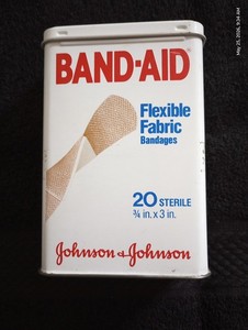 Vintage Johnson & Johnson BAND-AID Tin Box Flexible Fabric Bandage Rare 20 count