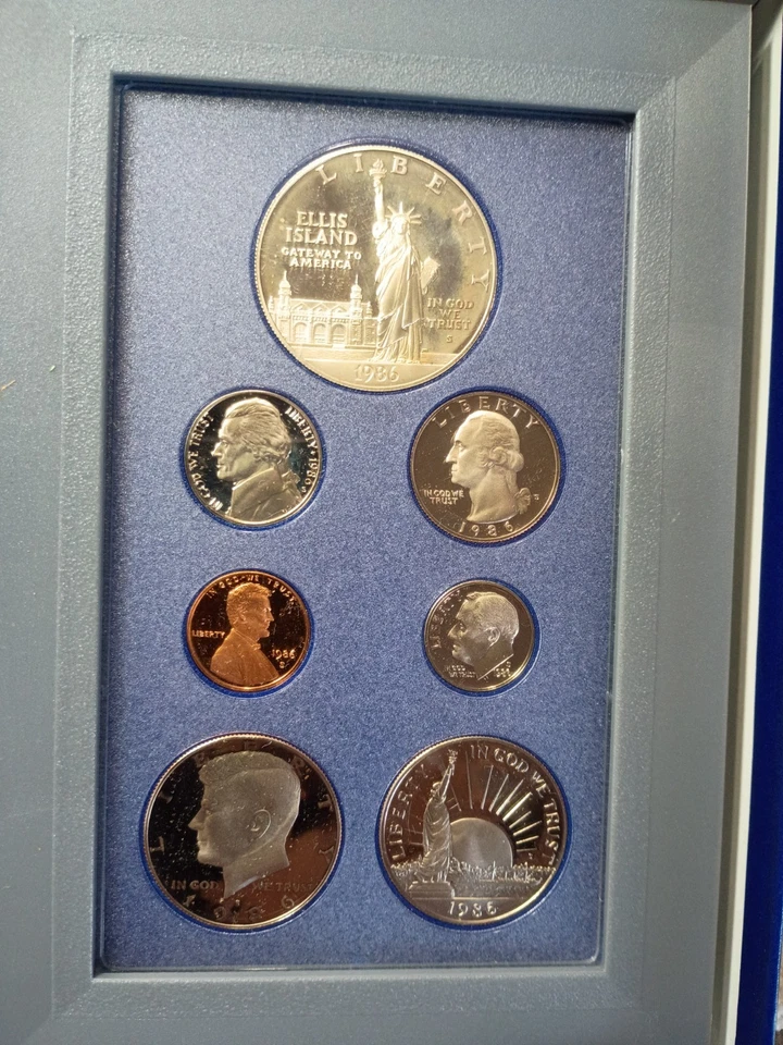 1986 1993 1994  3pc lot prestige set  silver dollar coin set - Image 2 of 4