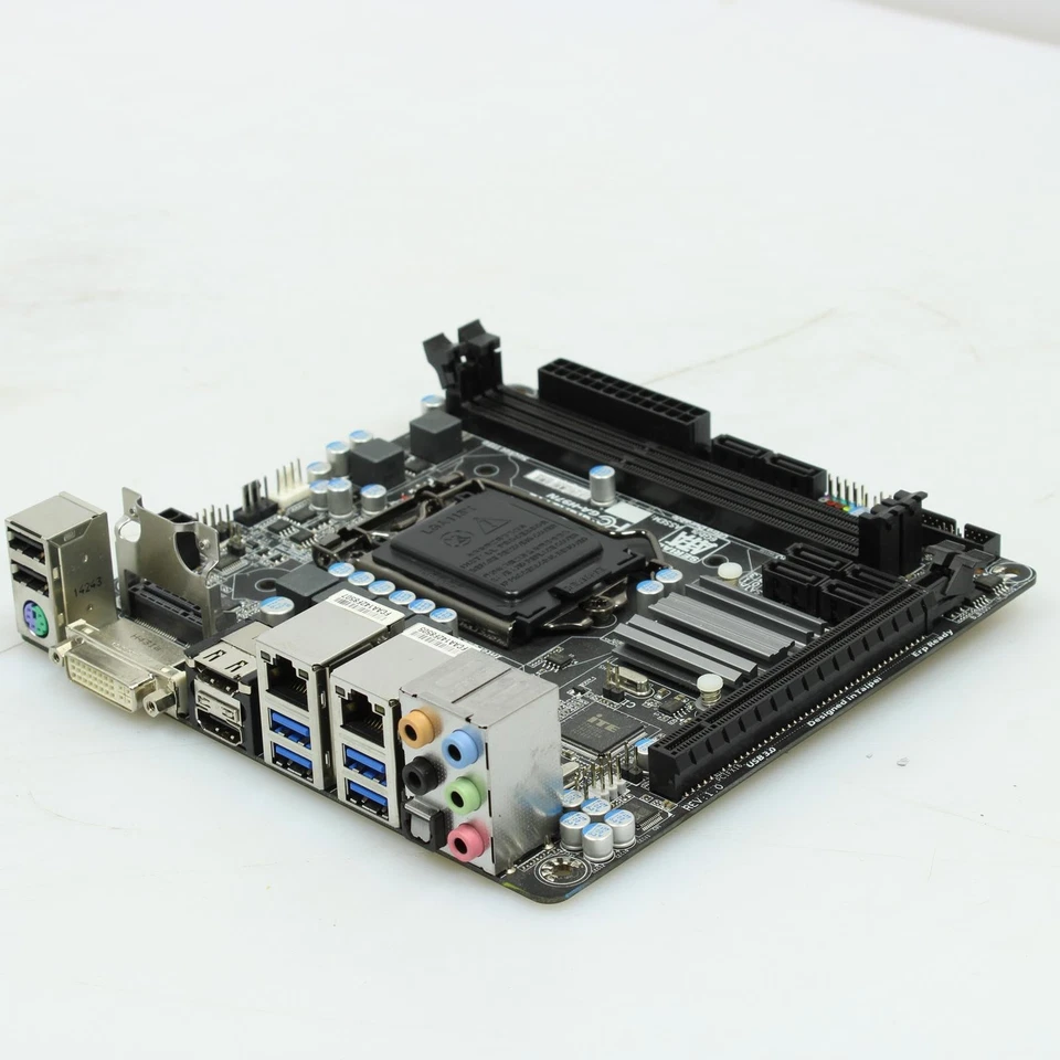 Placa madre Gigabyte GA-H97N LGA 1150 Micro-ATX DDR3 con escudo de E/S Foto 2 de 4