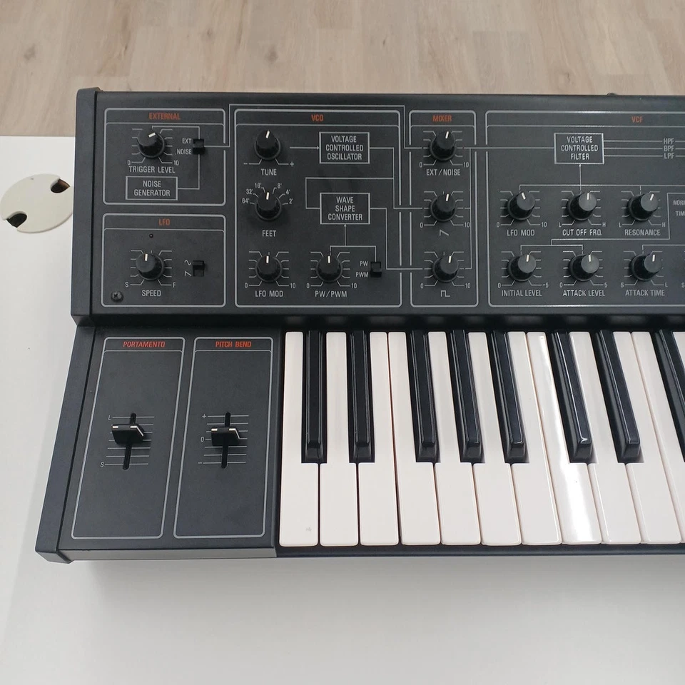 YAMAHA CS-10 37-Key Monophonic Analog Keyboard Synthesizer From Japan - Image 2 of 4