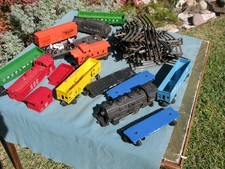 Vintage Electric Track Train Freight Cars Lot Of Parts None Tested Make Offer