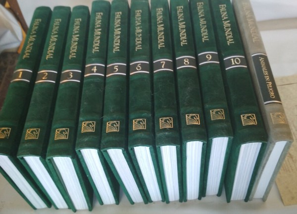 FAUNA MUNDIAL FELIX RODRIGUEZ DE LA FUENTE 11 TOMOS + 8 ESTUCHES 16 CINTAS VHS R