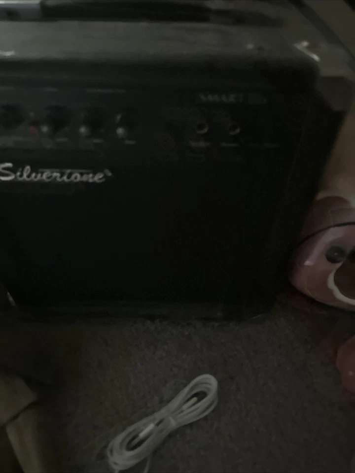 Amplificador de Bajo Silvertone BA-XS Amplificador 26W Samick Musical FUNCIONA Música Sonido Foto 3 de 4