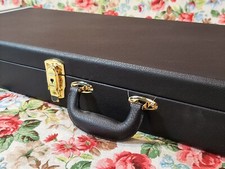 Porta Plettri Adesivo Con Molla – Organizer Compatto Per 4 Plettri, In ABS Nero, Per Chitarra Acustica, Elettrica E Ukulele