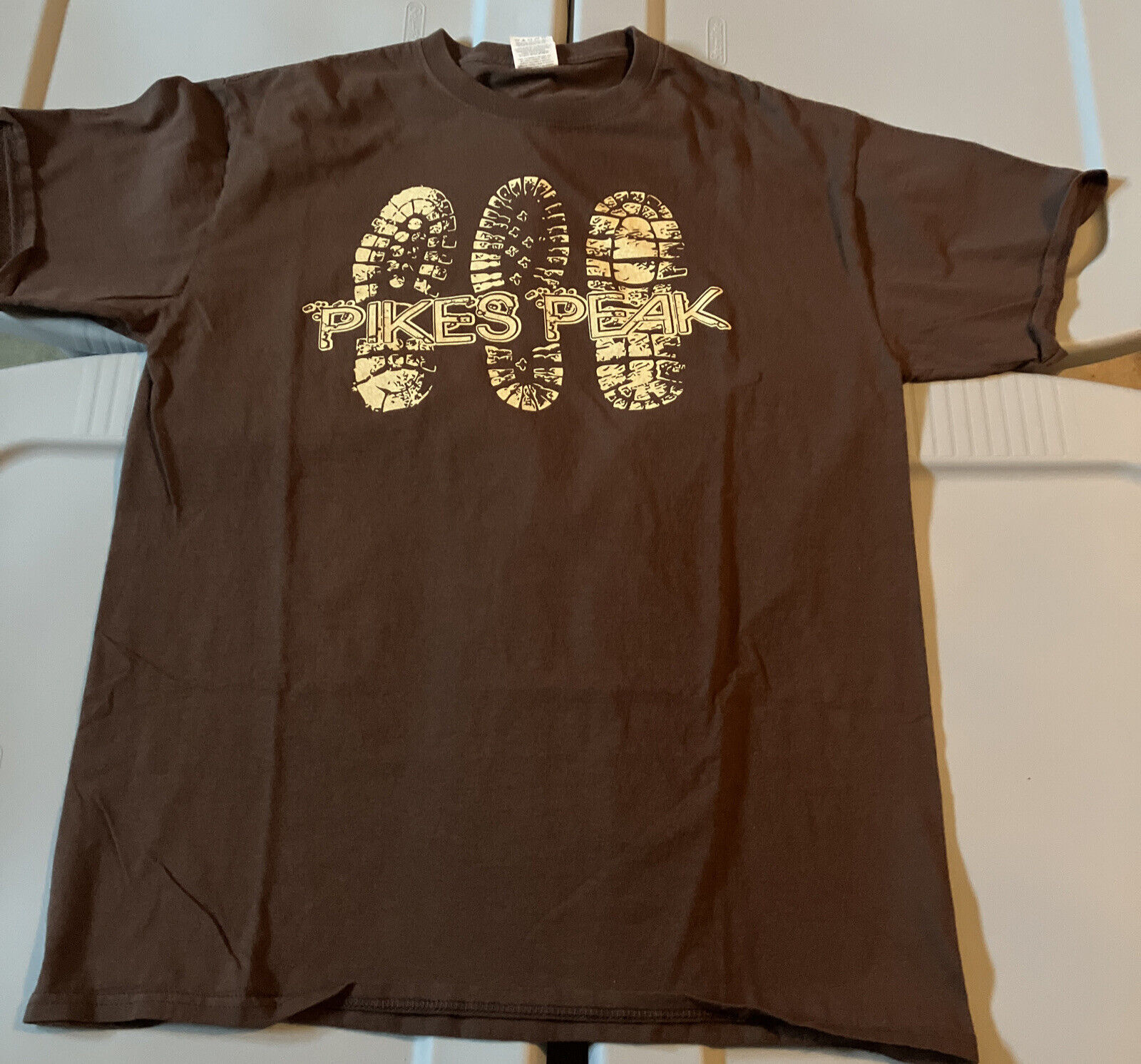 Vintage Pike’s Peak Brown T Shirt Size Large FOTL - image 3