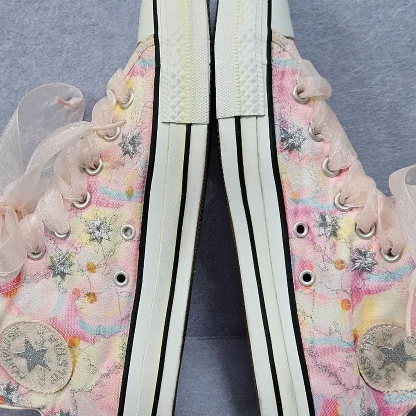 Converse Chuck Taylor High Top Sneakers - Silver Star, Size 260 thumbnail 5