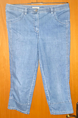 TONI Shanghai Damen Capri-Jeans Slim Fit blau helle Waschung Stretch Gr. 42