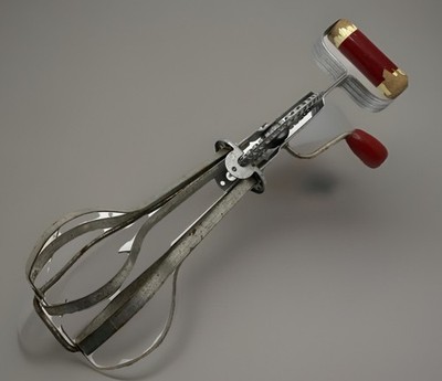 Vintage EKCO USA Red Wood Handle High Speed Super Center Drive Beater Mixer Egg