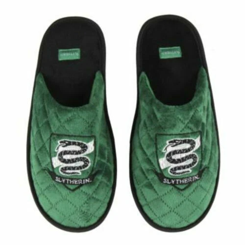 Zapatillas de andar verdes por casa de hombre