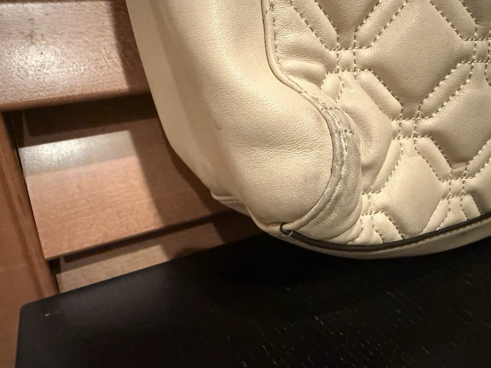 Bolso de Mano Kate Spade Vintage Acolchado Usado Buen Estado Foto 4 de 4