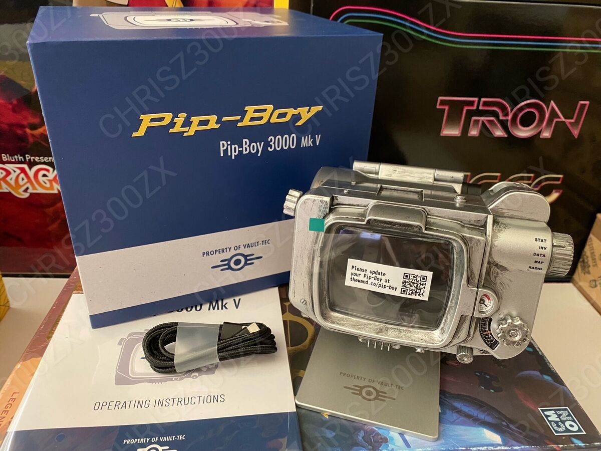 Fallout Pip Boy 3000 MK V Die-Cast Replica Vault 33 Figure Fallout Pip Boy 3000 MK V Die-Cast Replica Vault 33 Figure