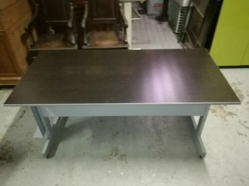 Scrivania IKEA per la casa