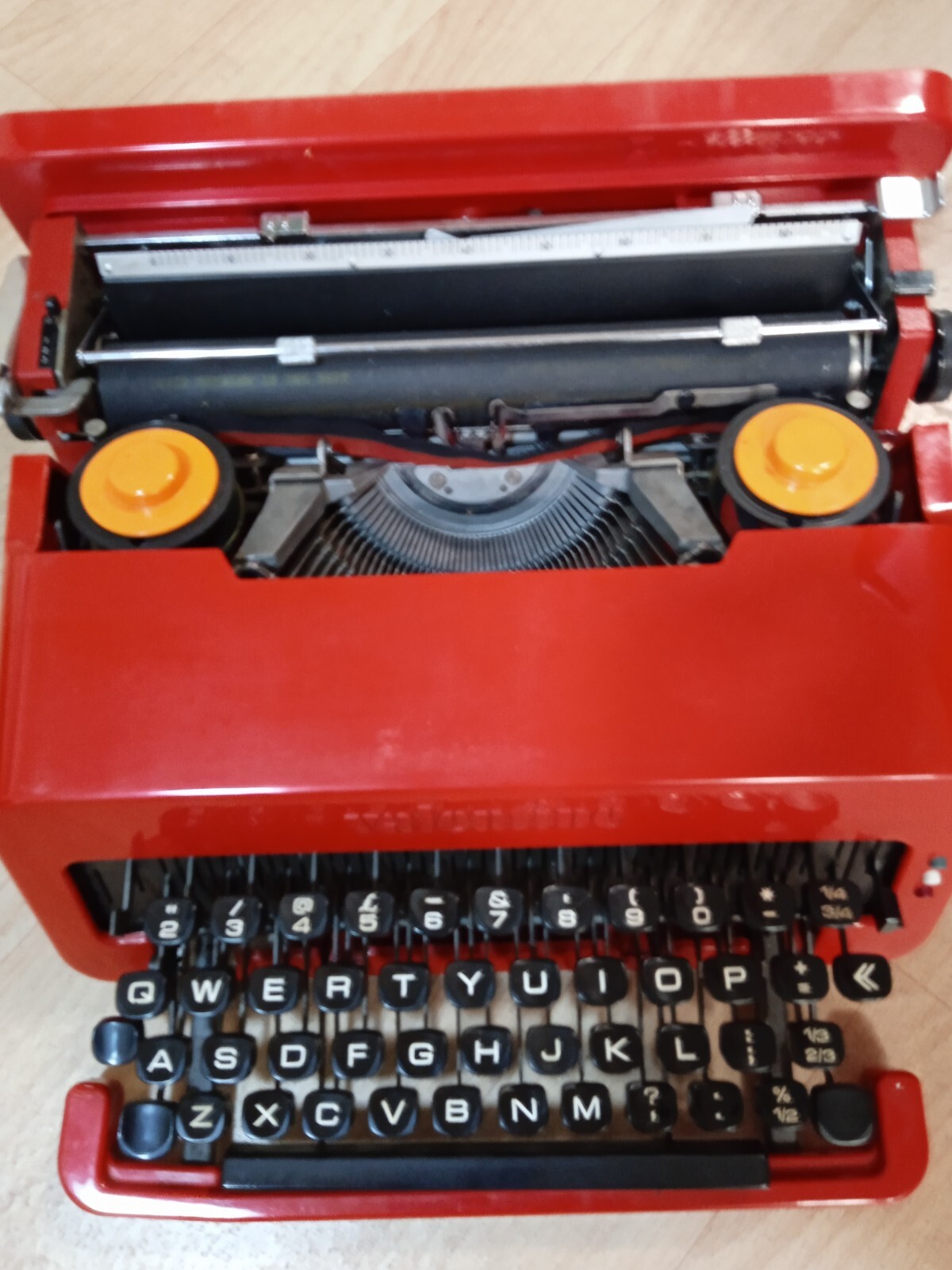 Valentine Olivetti Typewriter (slightly damaged) eBay
