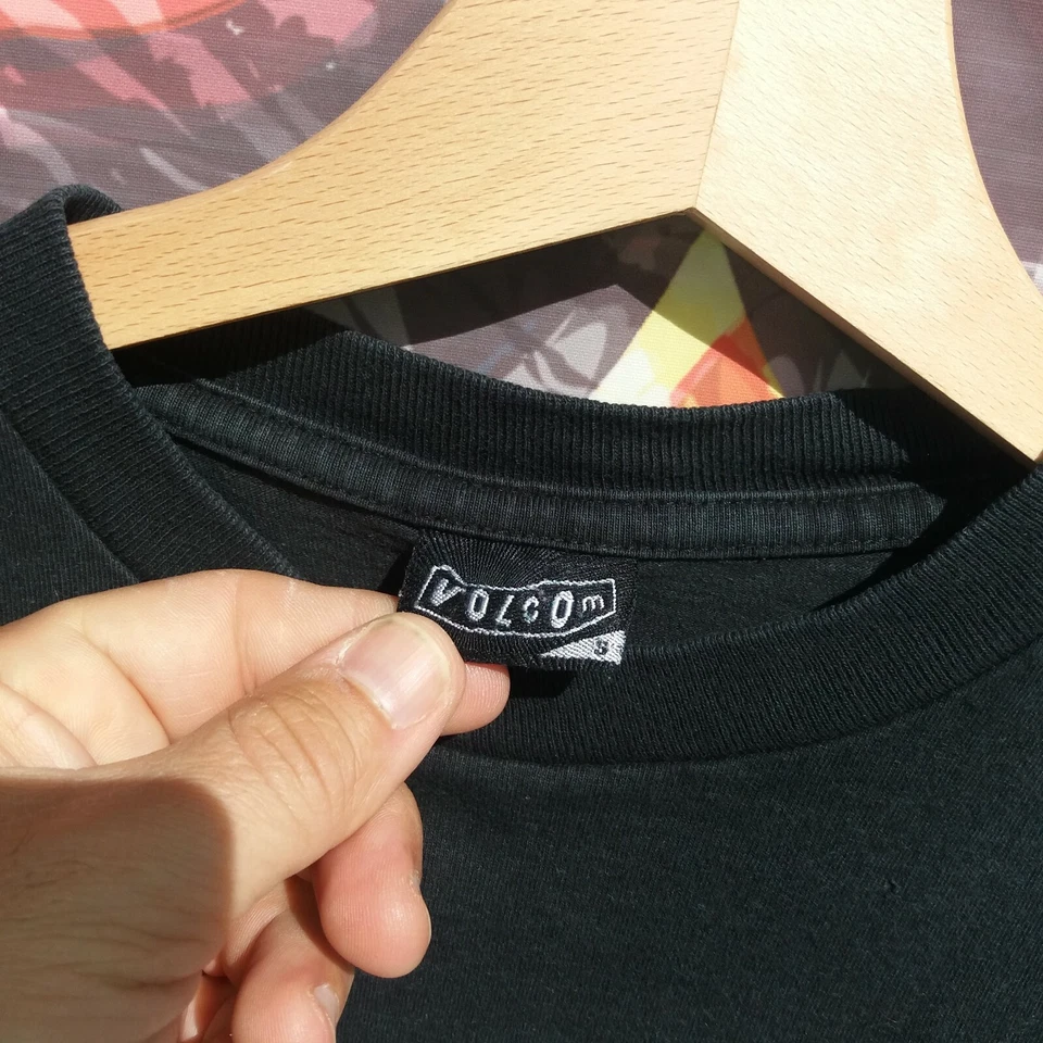 RARA VINTAGE OLD SCHOOL VOLCOM NEW YORK - SKULLPHONE by SPAZMAT - S  STREETWEAR - Immagine 4 di 4