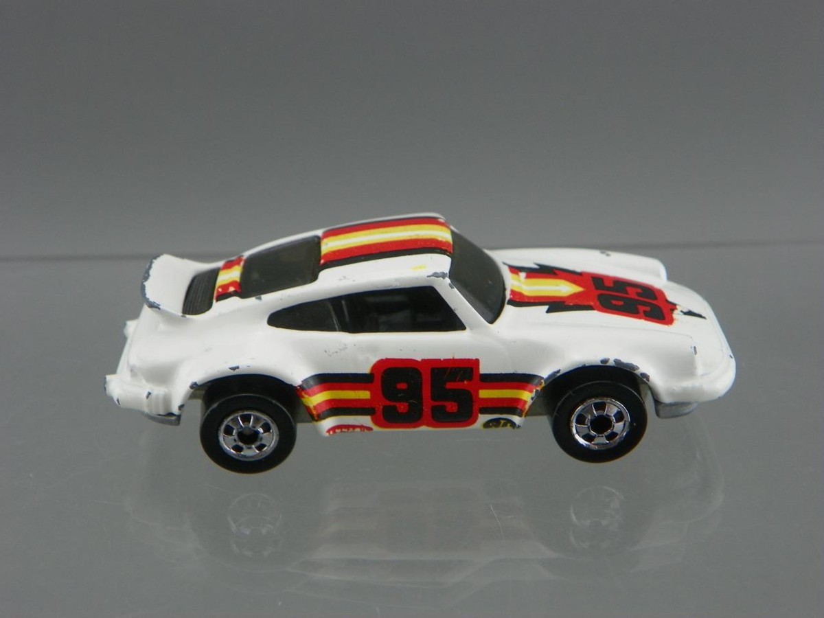 Vintage 1974 Hot Wheels Diecast 1/64 White & Red Porsche 911 Turbo