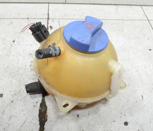 AUDI A3 8L Bj 2001 1,6 AVU 75KW Ausgleichsbehälter Kühlwasser #135888-H329