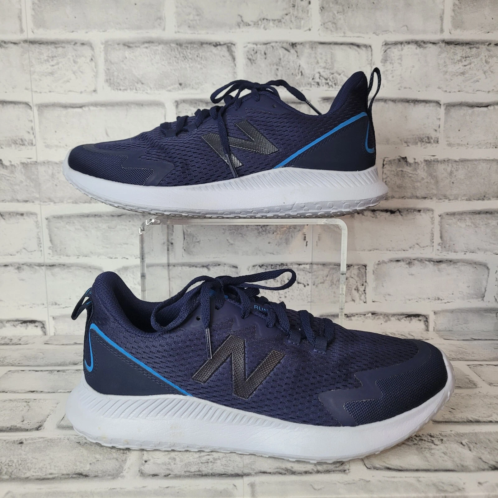 Scarpe da corsa New Balance Ryval Run V1 da uomo in perfette condizioni taglia 8 5 blu navy