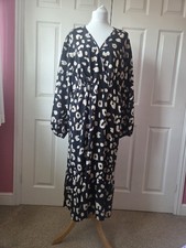 Shein Black / Cream Maxi Dress. Size: XXL, 18/20. Long Sleeve. Worn Once.