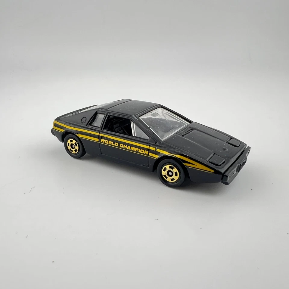 Tomica F24 Lotus Esprit Black Gold Wheels 1/60 Scale Tomy Japan - Image 4 of 4