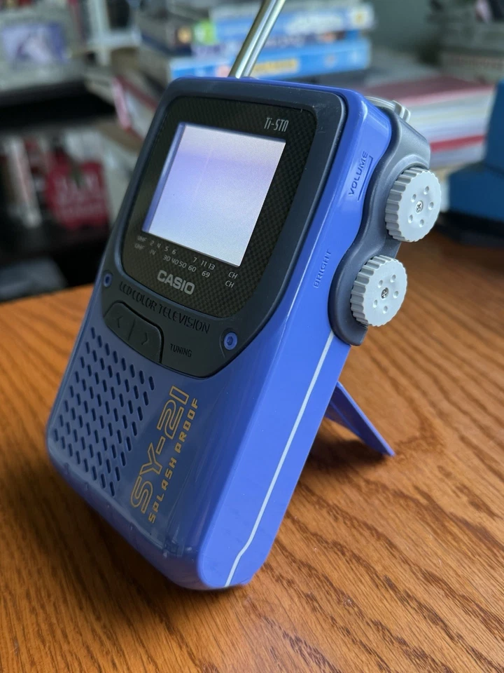 🔥Vintage Casio SY-21 Water Resistant Portable Color 2.3" LCD Analog TV  Working - Image 3 of 4