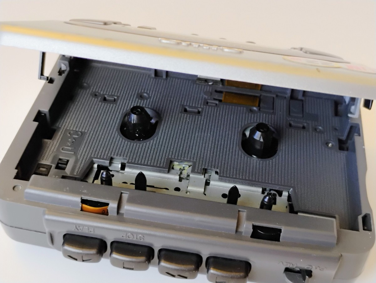 Aiwa TX776 Walkman Cassette AM/FM READ DESCRIPTION | eBay