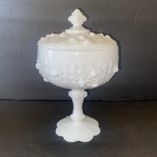 Fenton Milk Glass Cabbage Rose Covered Candy Dish Bowl Pedestal Foot Compote