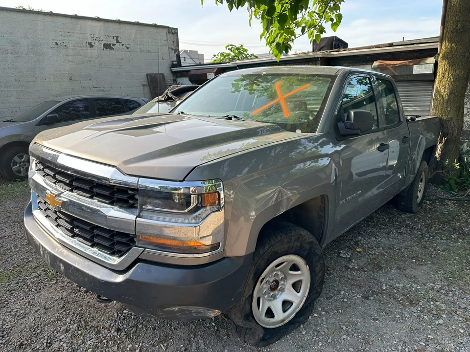 Protector contra salpicaduras para guardabarros delantero derecho y derecho Chevrolet Silverado 1500 14-18 OEM Foto 2 de 4