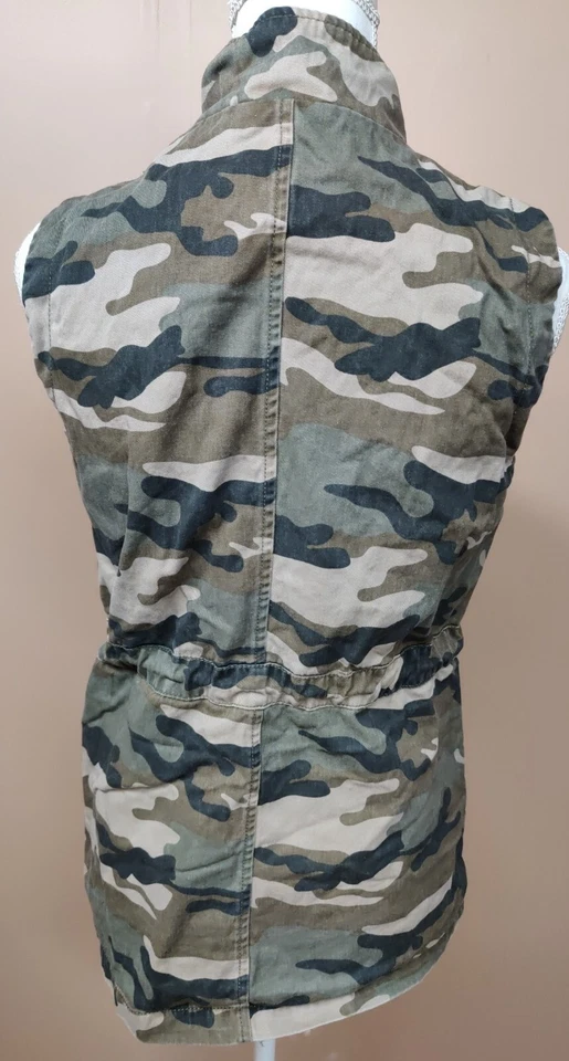 • Ci Sono Camouflage Denim Vest Draw String Waist Zipper and Snap Up Medium Camo - Image 4 of 4