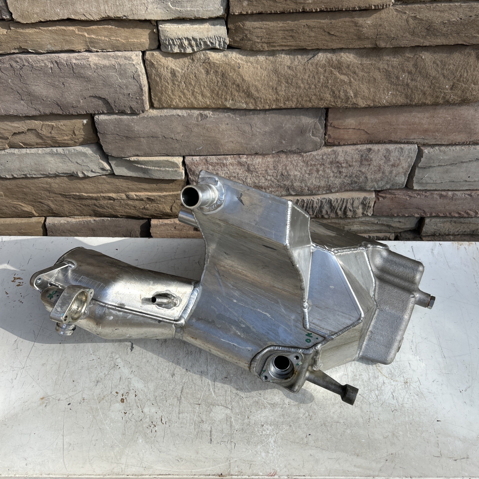 McLaren 650S 2016 Engine Oil Reservoir Tank 11F1178CP.03 J199
