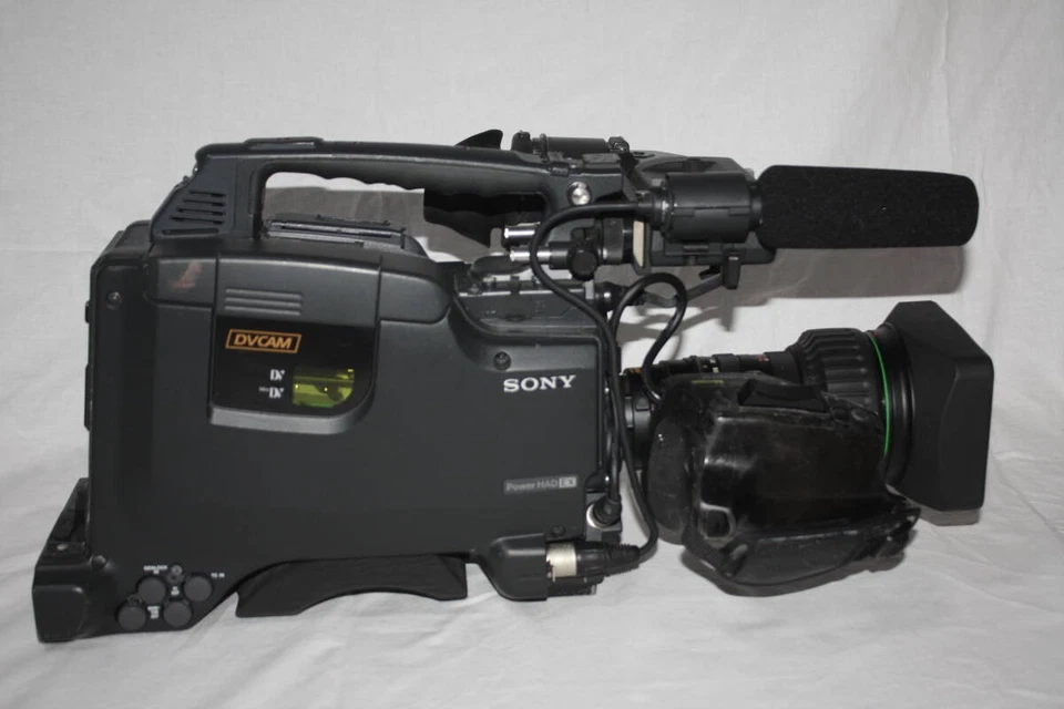 Sony DSR-400 Professional Shoulder Camcorder Digital Video Camera Broadcast Use - Image 3 of 4