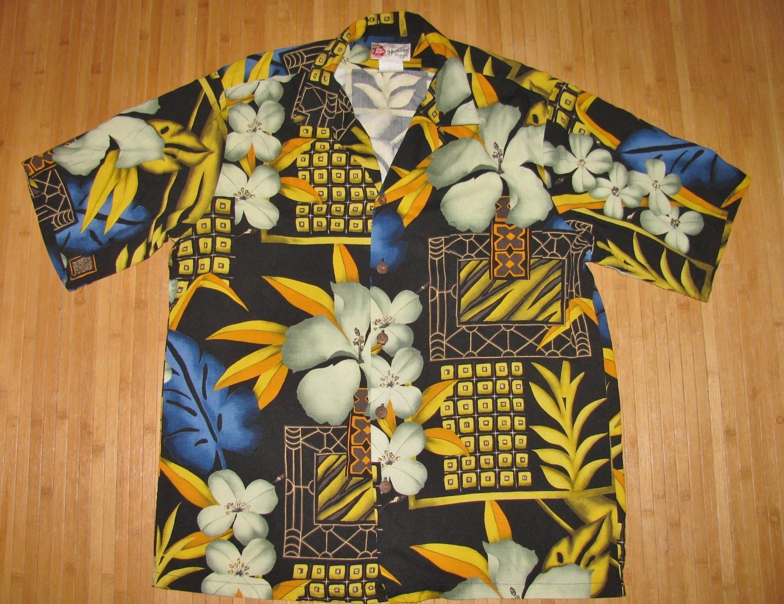 HILO HATTIE Shirt HAWAIIAN Size LARGE Rayon BLACK with TROPICAL FLOWERS