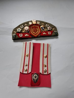 Sowjetische UdSSR Panzerkommandant Garnisonsmütze mit Pins Abzeichen Pilotka 
