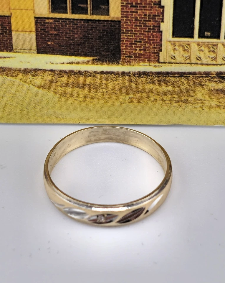 Anillo de oro macizo de 10k* Alto pulido* 1 diamante* talla 7* grueso* WB113 Foto 3 de 4