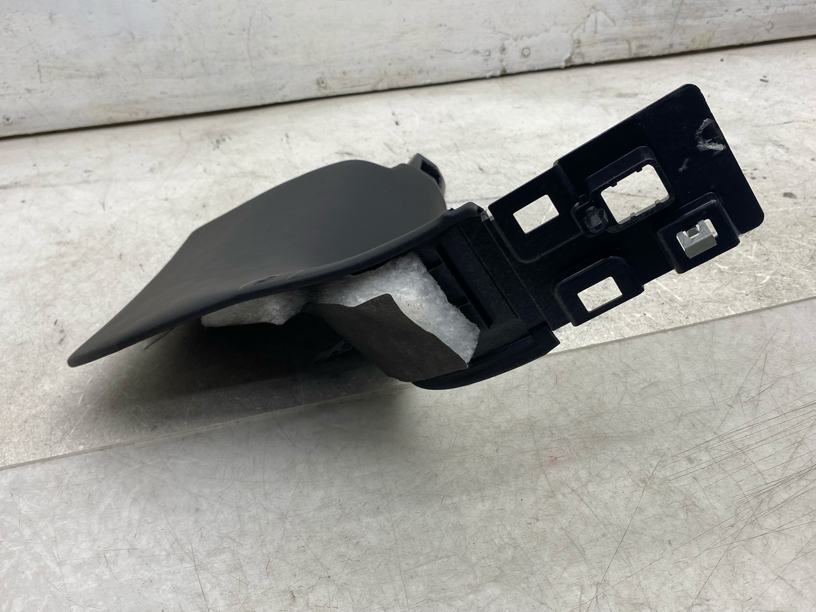 2015-2020 BENTLEY BENTAYGA FRONT RIGHT LEFT LOWER A-PILLAR KICK PANEL TRIM SET 2