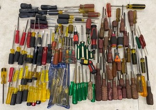 HUGE Lot of Vintage Screwdrivers Slotted Straight Specialty S K Cen Tech M0935