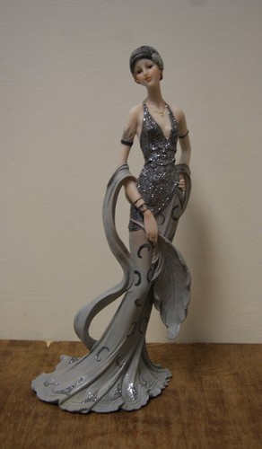 Gatsby Girls, Vintage Rose and Broadway Belles Vintage Lady Figurines by Juliana - Picture 14 of 28